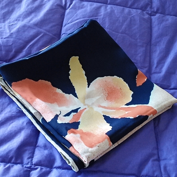 Leonard Silk Scarf - Picture 9 of 9